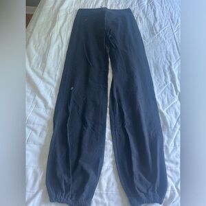 Lululemon relaxed fit pants size 8